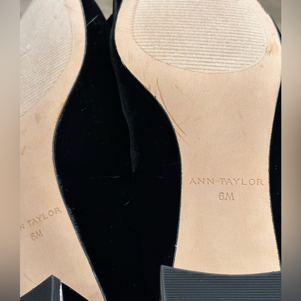 Ann Taylor Velvet Pumps - Picture 3 of 5